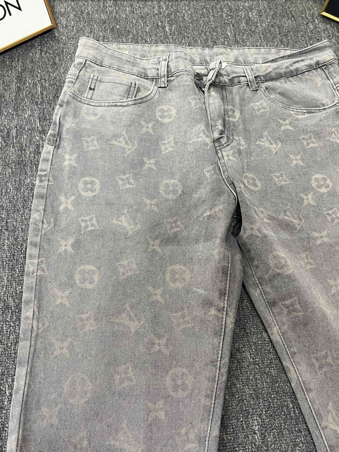 LV Louis Vuitton刺繡入りのトレンディジーンズ 04 SS102437 - 画像 (4)