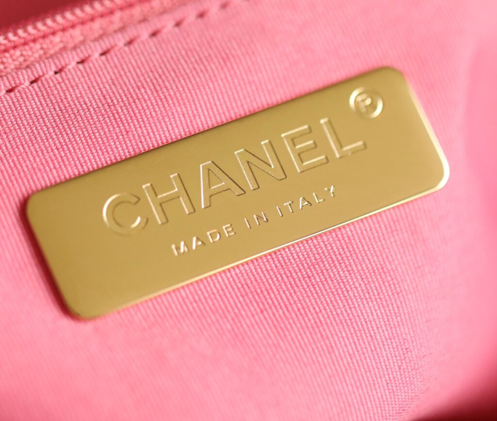 Chanel 19 AS1160 - 画像 (9)