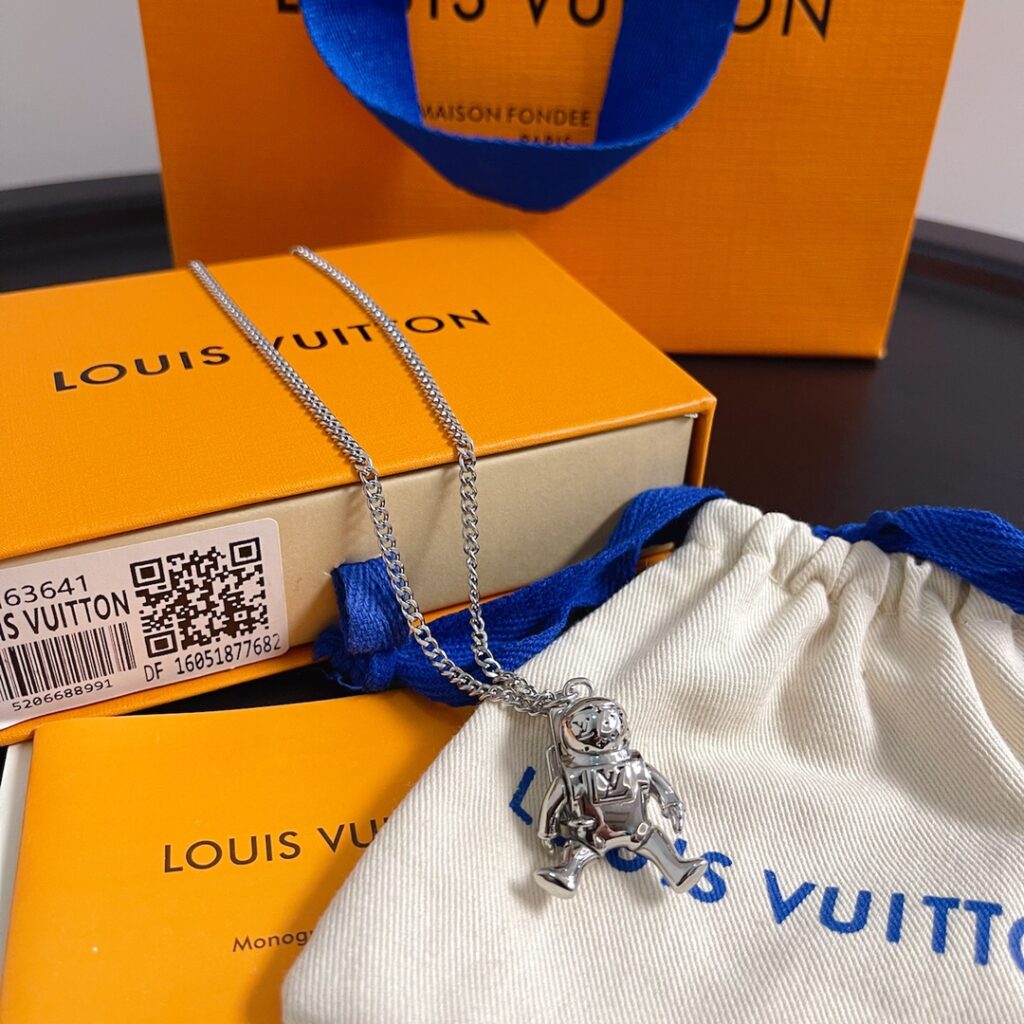 LOUIS VUITTON（ルイヴィトン）宇宙飛行士 ネックレス - 画像 (8)