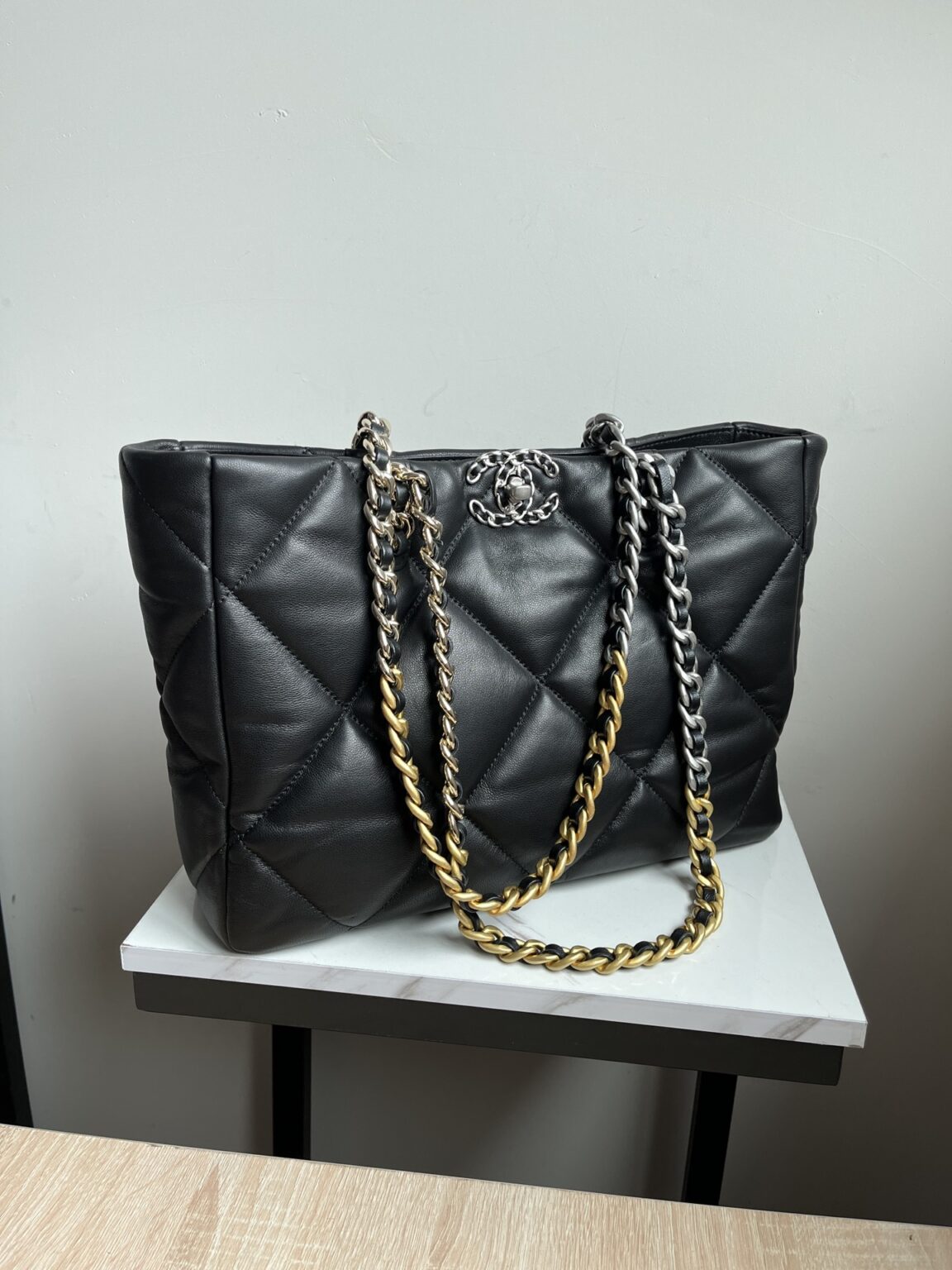 CHANEL 19 SHOPPING BAG 3360 - 画像 (9)