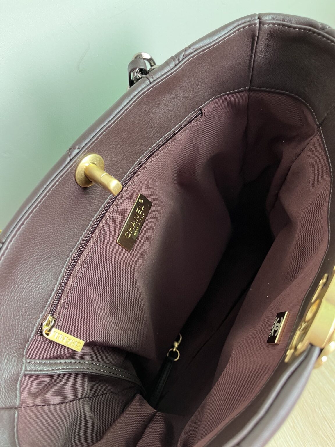 CHANEL 19 SHOPPING BAG 3519 - 画像 (3)