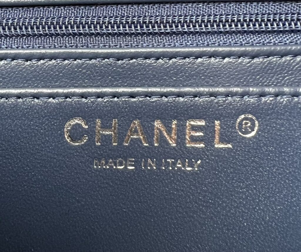 Chanel MINI CLASSIC FLAP BAG 1116 - 画像 (4)