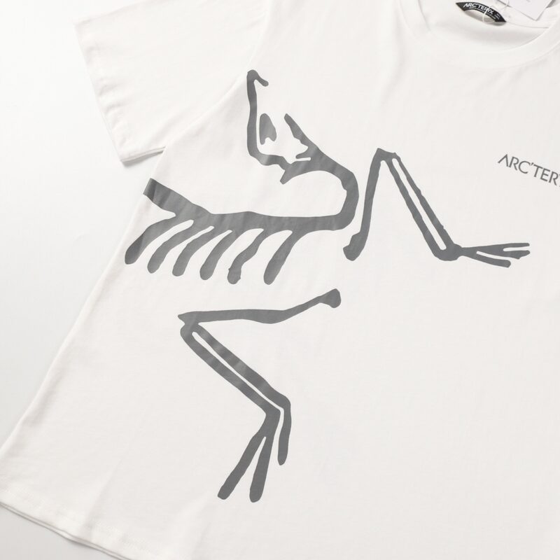 ARC’TERYX＊ロゴグラフィック ENVOY BIRDMARK T-SHIRT 24SS Tシャツ - 画像 (3)