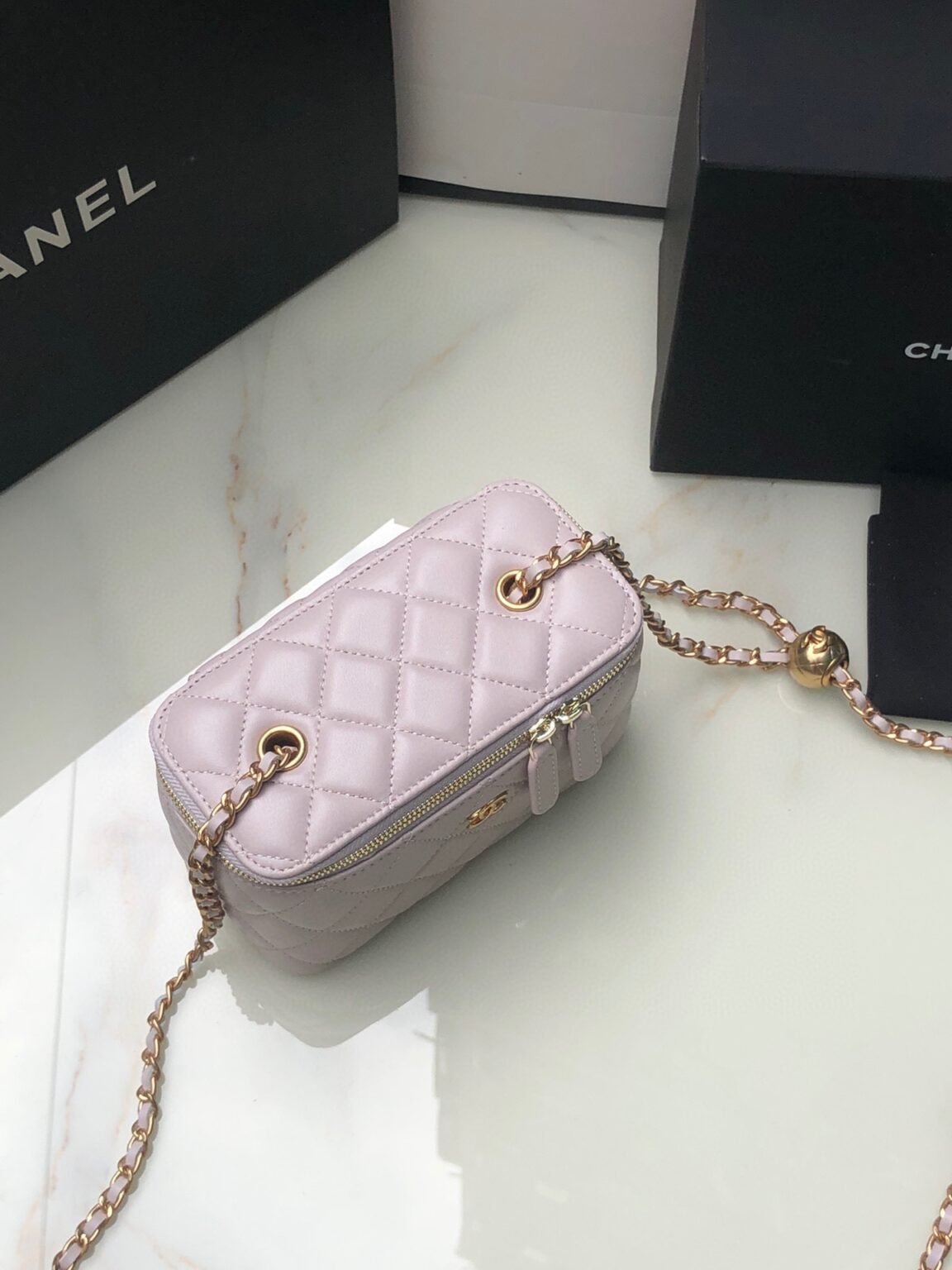 Chanel Classic Vanity 22C Bag with Chain AP2303 - 画像 (8)