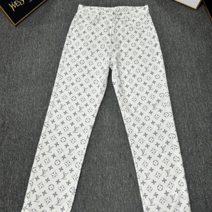 LV Louis Vuitton刺繡入りのトレンディジーンズ 18 SS102439