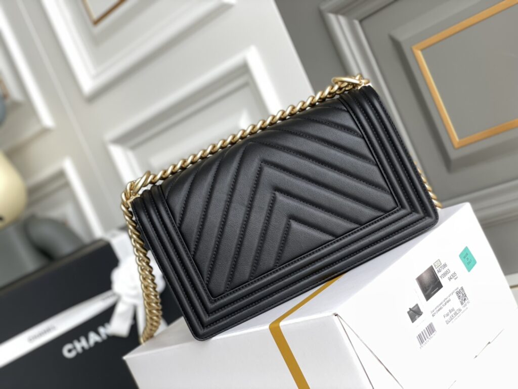 BOY CHANEL SHOULDER BAG - 画像 (3)