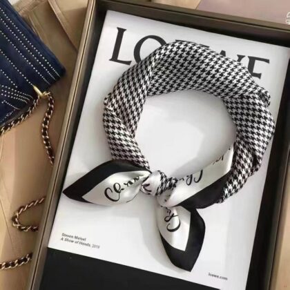 CHANEL 薄手のスカーフ58 ss