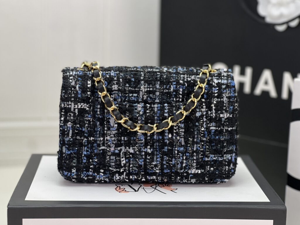 Chanel MINI CLASSIC FLAP BAG 1116 - 画像 (18)
