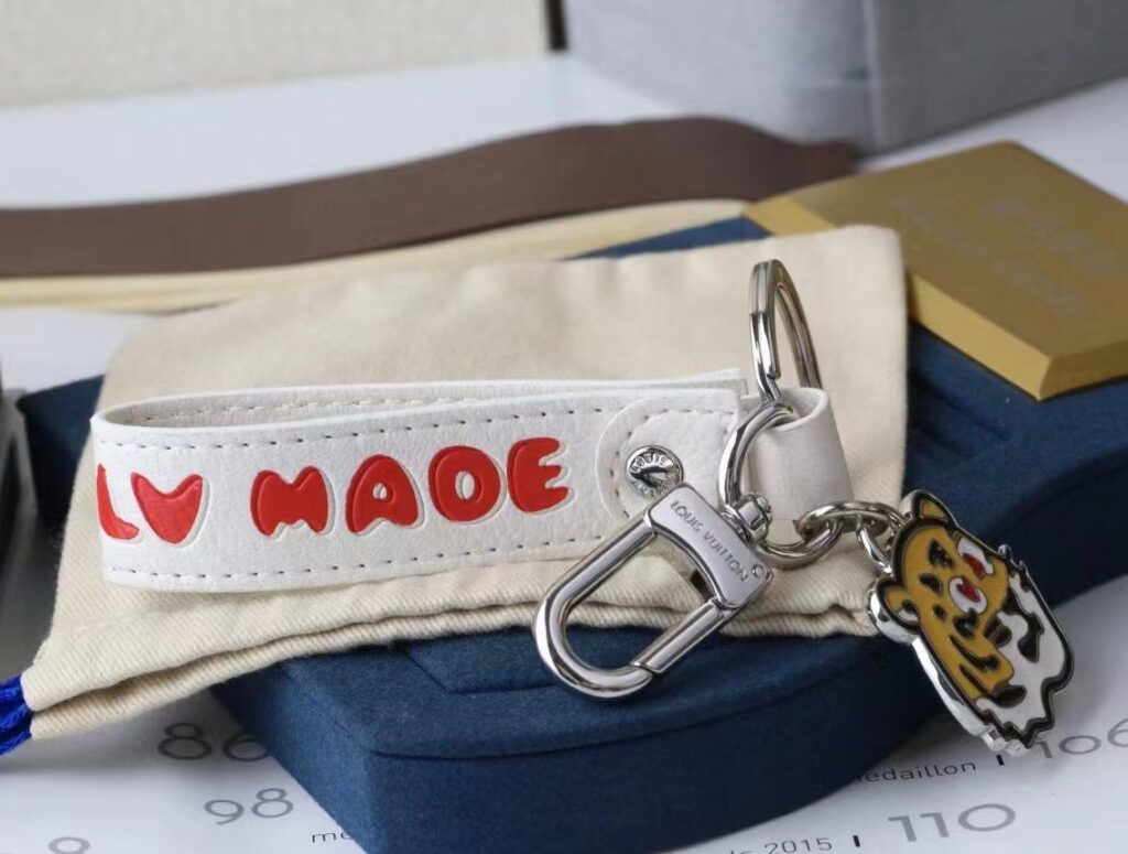 LV Louis Vuitton バッグペンダント キーホルダー 33 zm - 画像 (4)