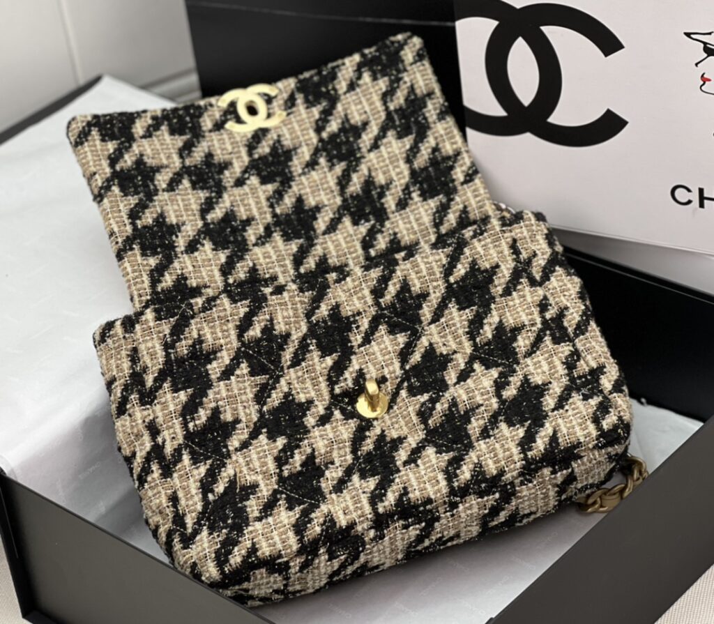 CHANEL 19 LARGE HANDBAG AS1161 - 画像 (7)