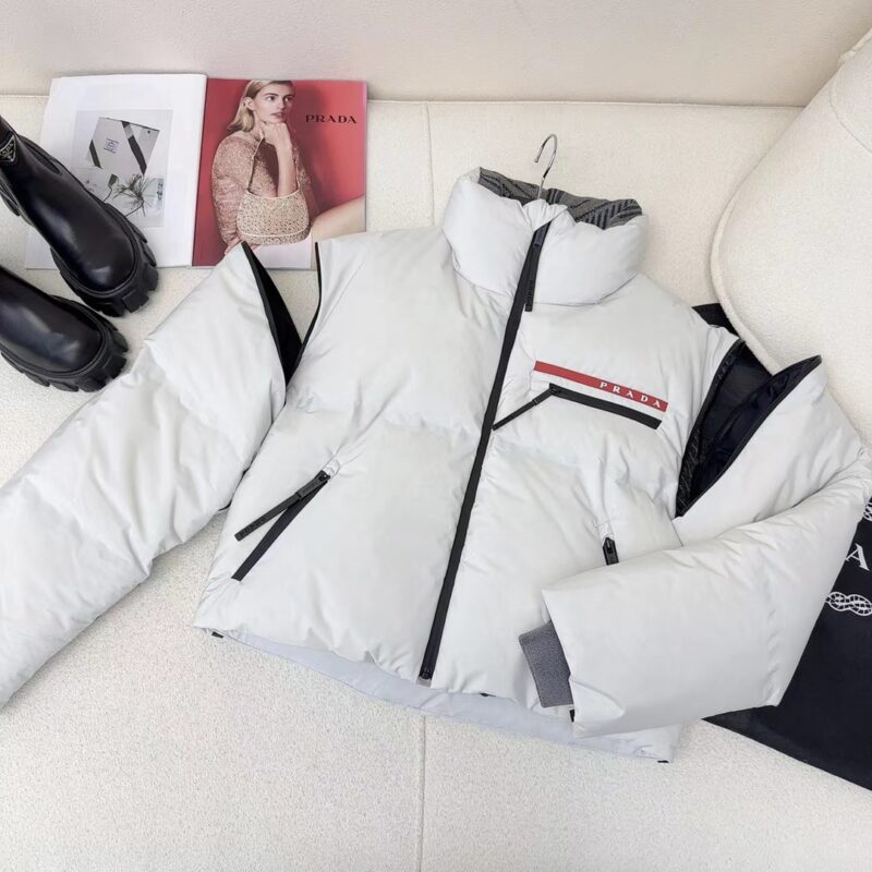 【 PRADA 旗艦店】ご好評に付き再入荷！！ - 画像 (4)