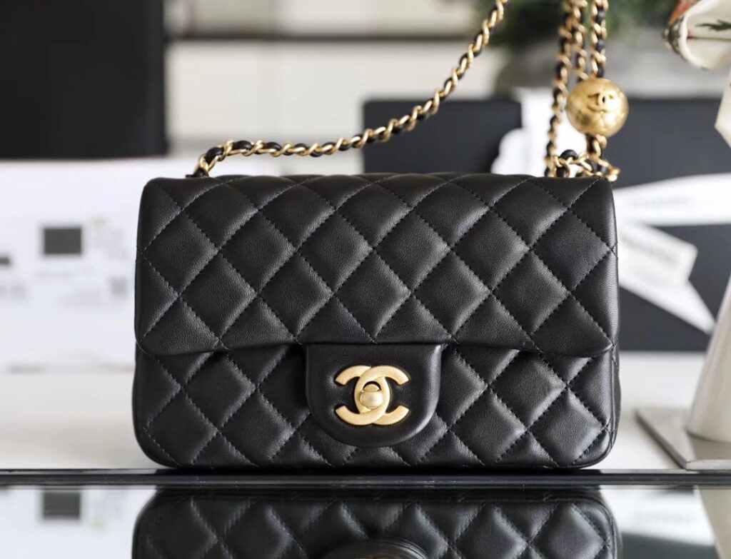 Chanel classic flap mini with golden ball - 画像 (3)