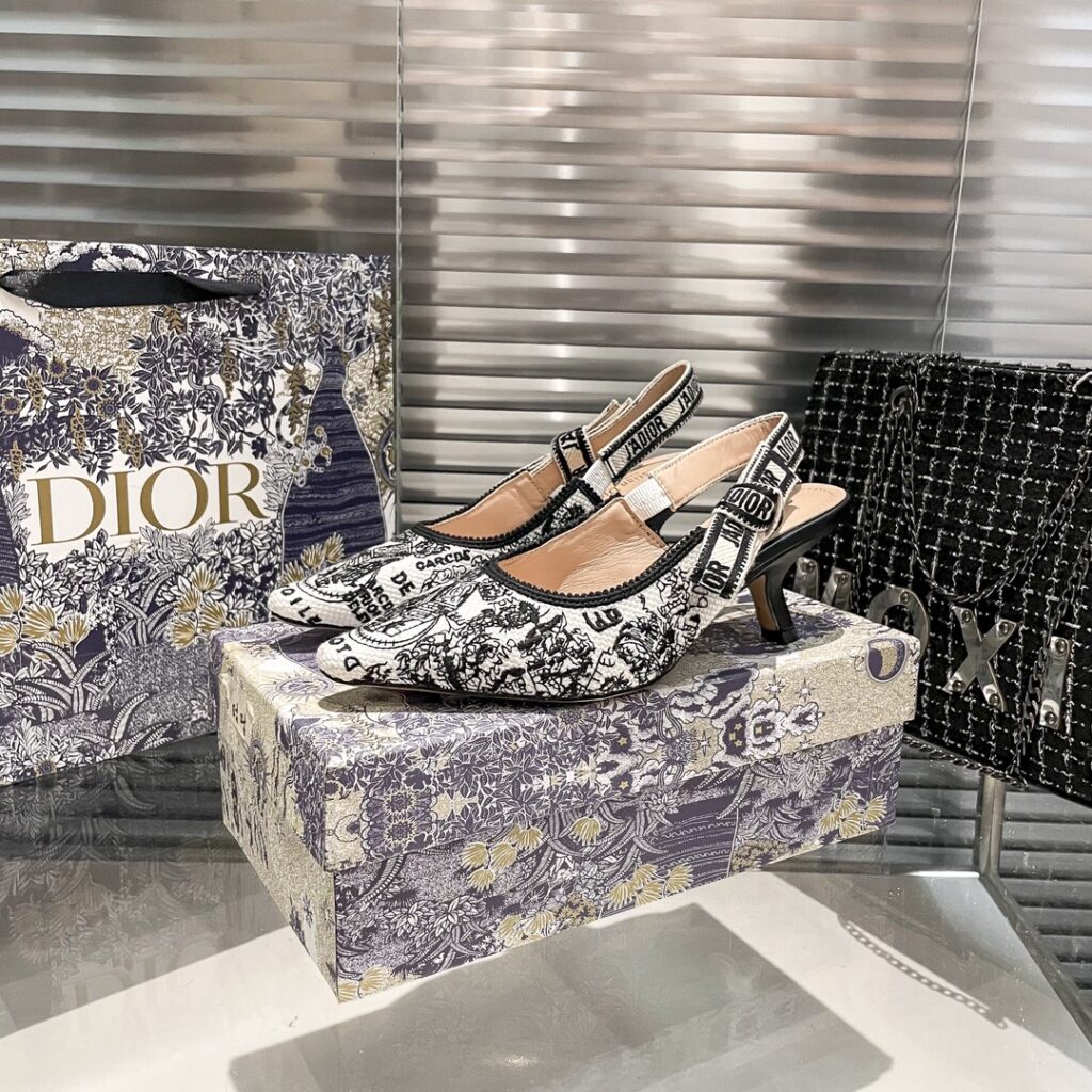 DIOR 新作刺繍ハイヒール 05zm 95759 - 画像 (5)