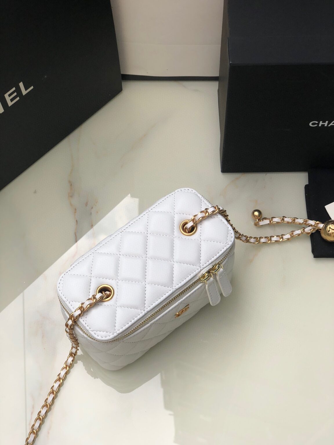 Chanel Classic Vanity 22C Bag with Chain AP2303 - 画像 (8)