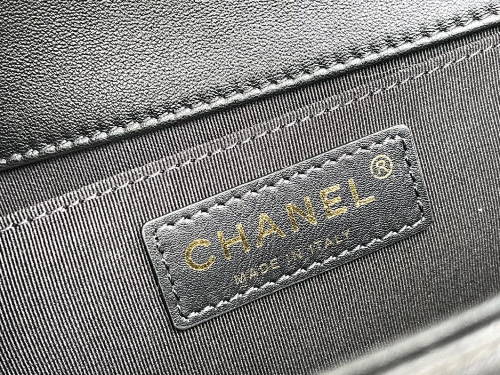 BOY CHANEL SHOULDER BAG - 画像 (8)