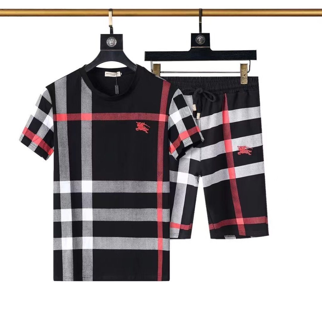 Burberry 人気半袖セットアップ - 画像 (2)