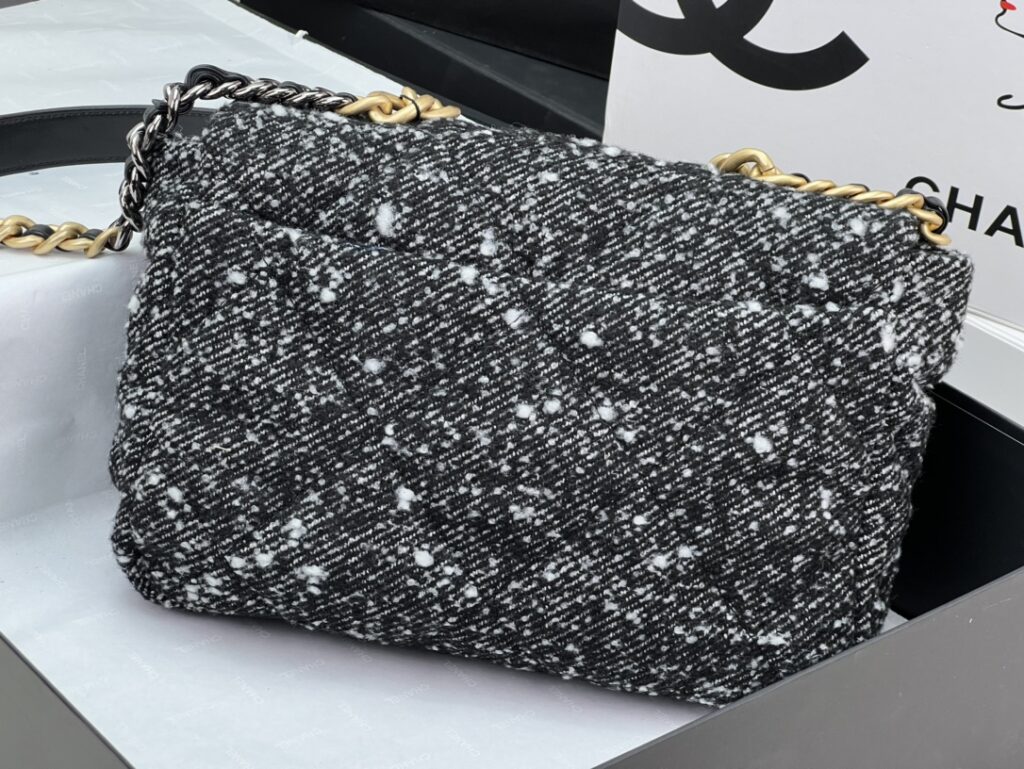 CHANEL 19 LARGE HANDBAG AS1161 - 画像 (7)