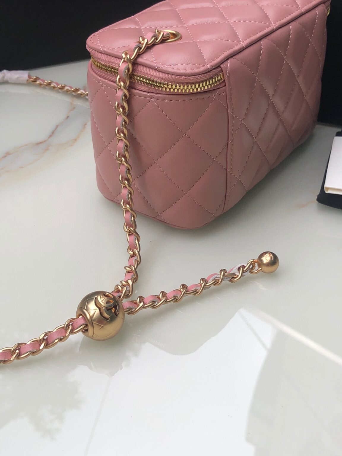 Chanel Classic Vanity 22C Bag with Chain AP2303 - 画像 (7)