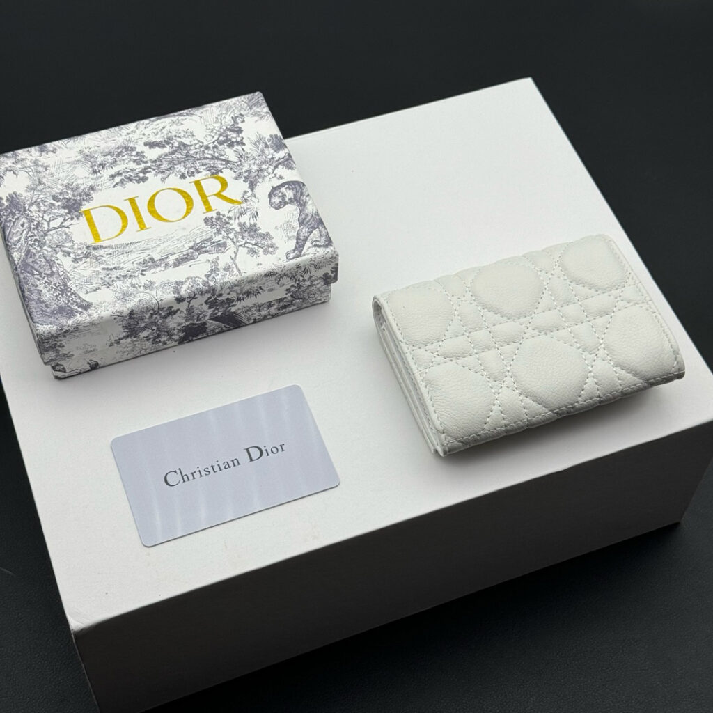 Dior 羊の皮の財布 2 zm 94920 - 画像 (8)