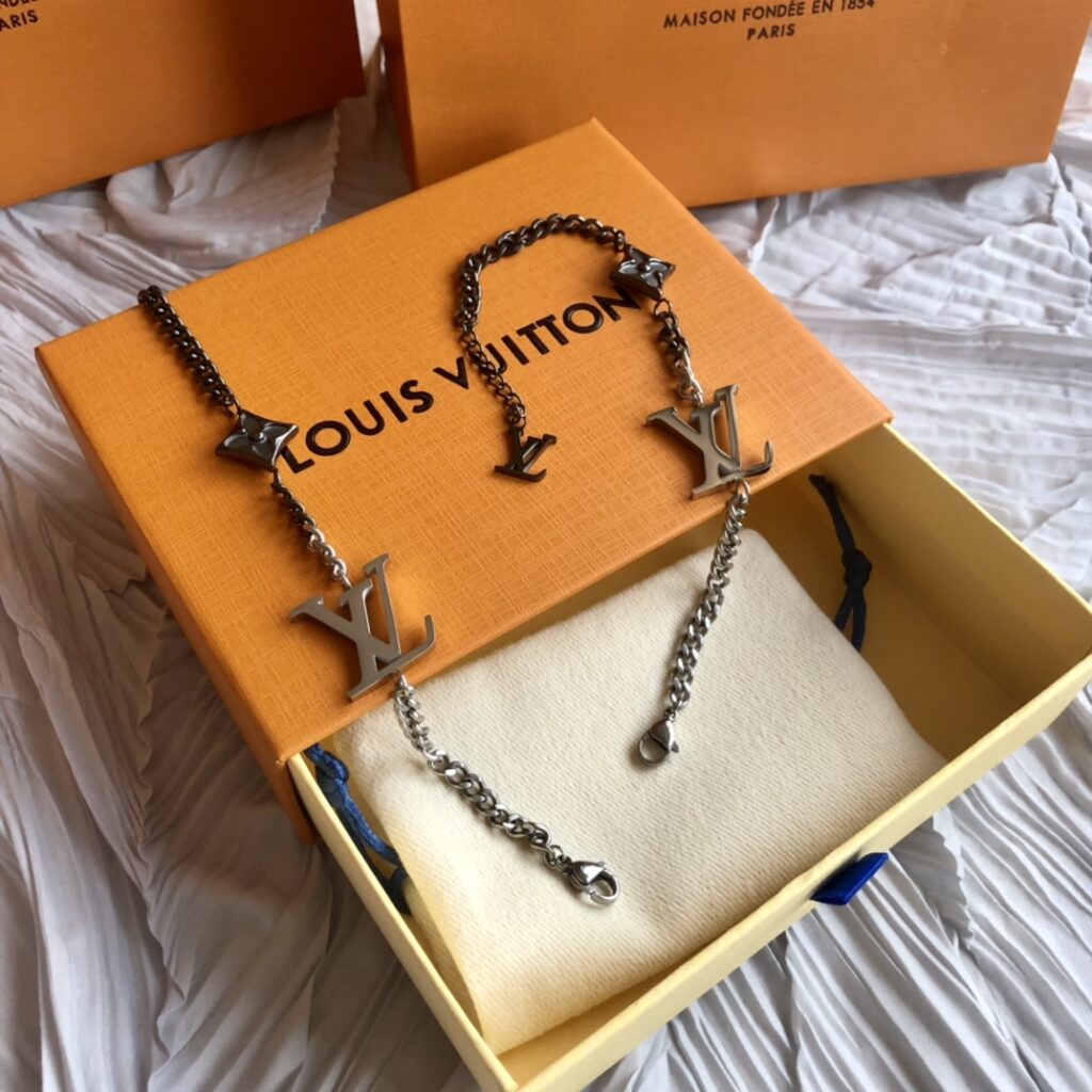 LOUIS VUITTON（ルイヴィトン）チェーンブレスレット - 画像 (4)