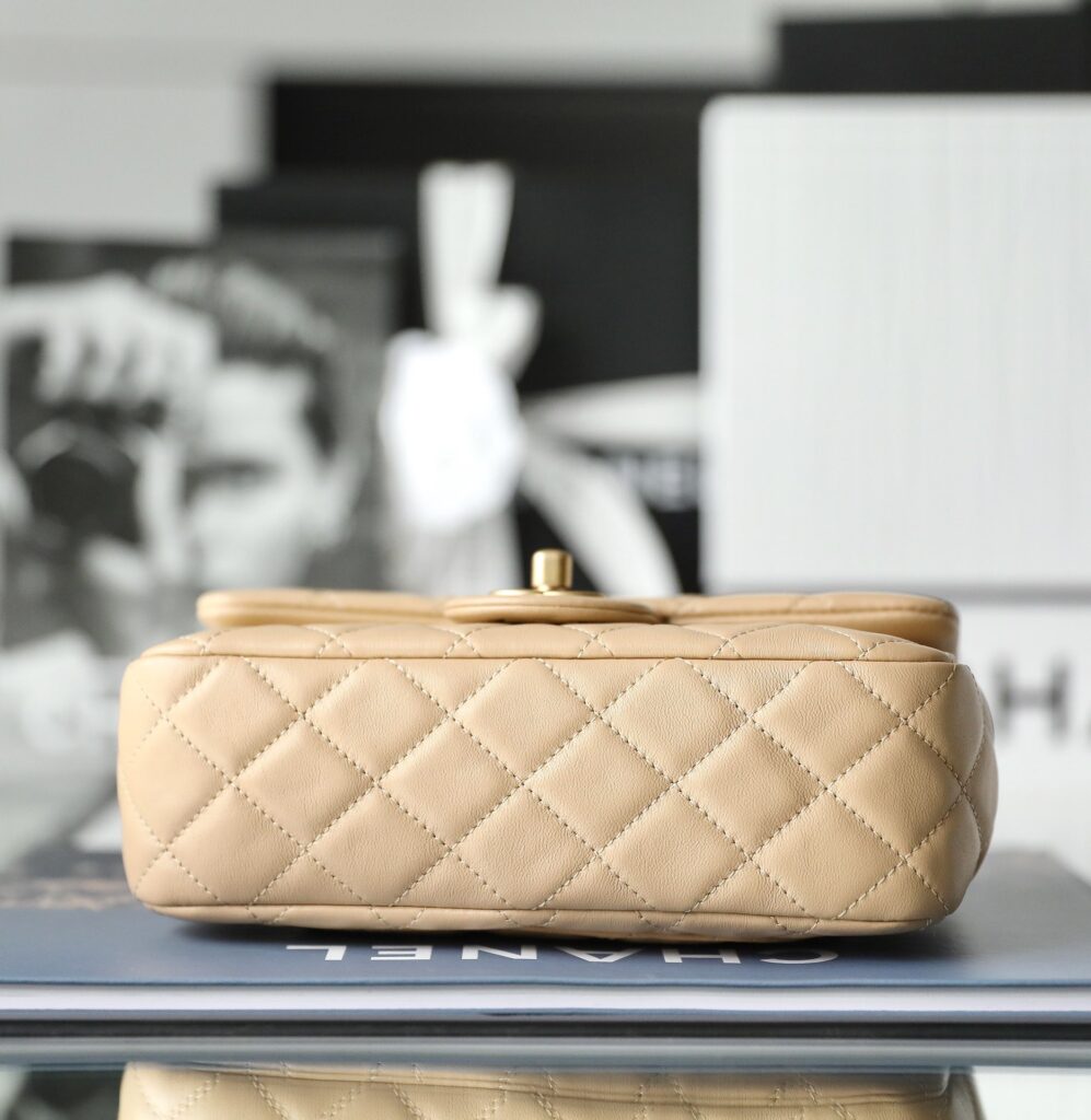 Chanel classic flap mini with golden ball - 画像 (6)