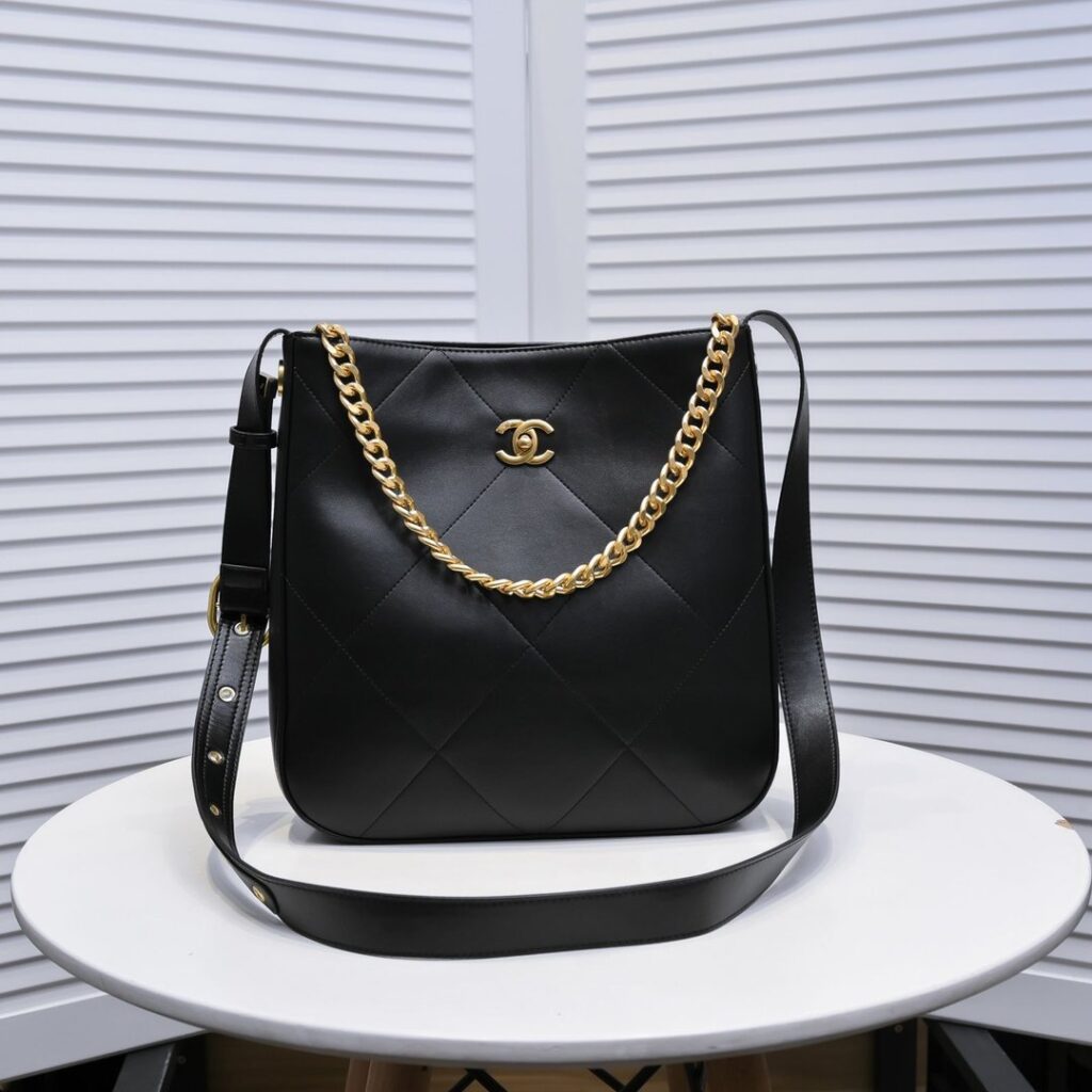 【Chanel 】【シャネル】ショルダーバッグ & クロスボディバッグ 28x29x7 cm - 画像 (13)