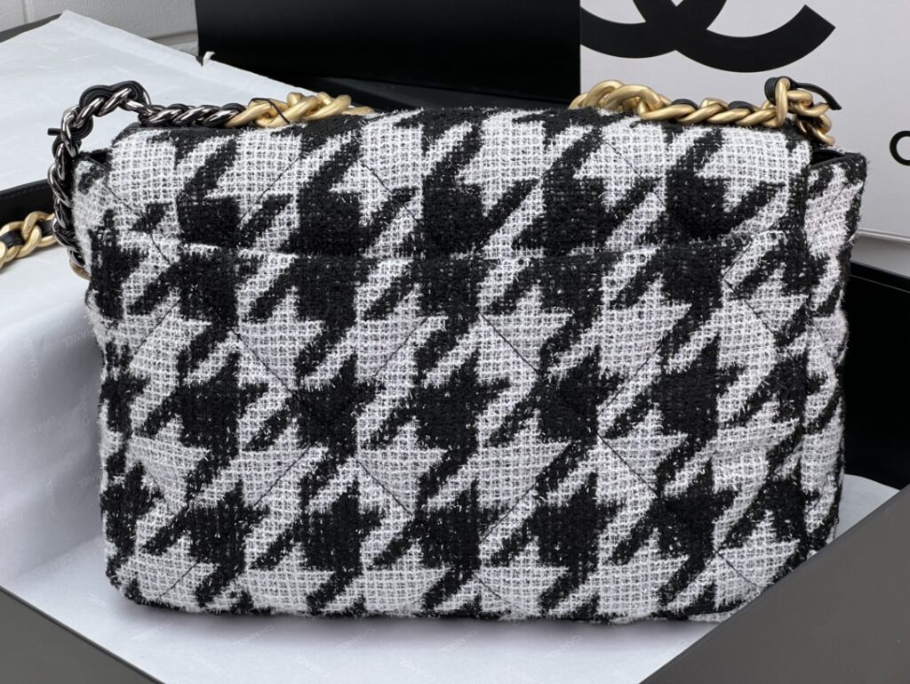 CHANEL 19 LARGE HANDBAG AS1161 - 画像 (7)