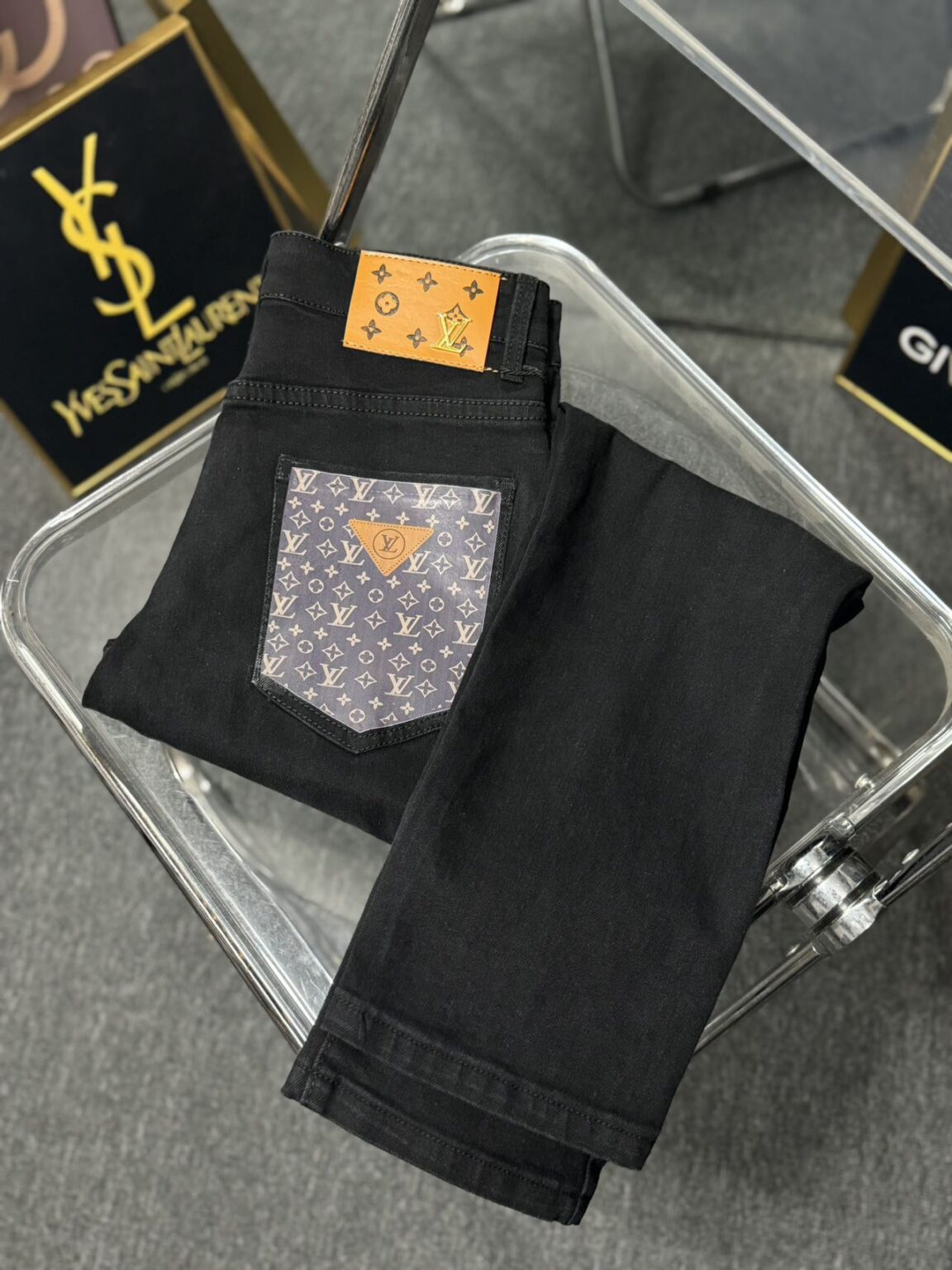 LV Louis Vuitton刺繡入りのトレンディジーンズ 17 SS102439 - 画像 (4)