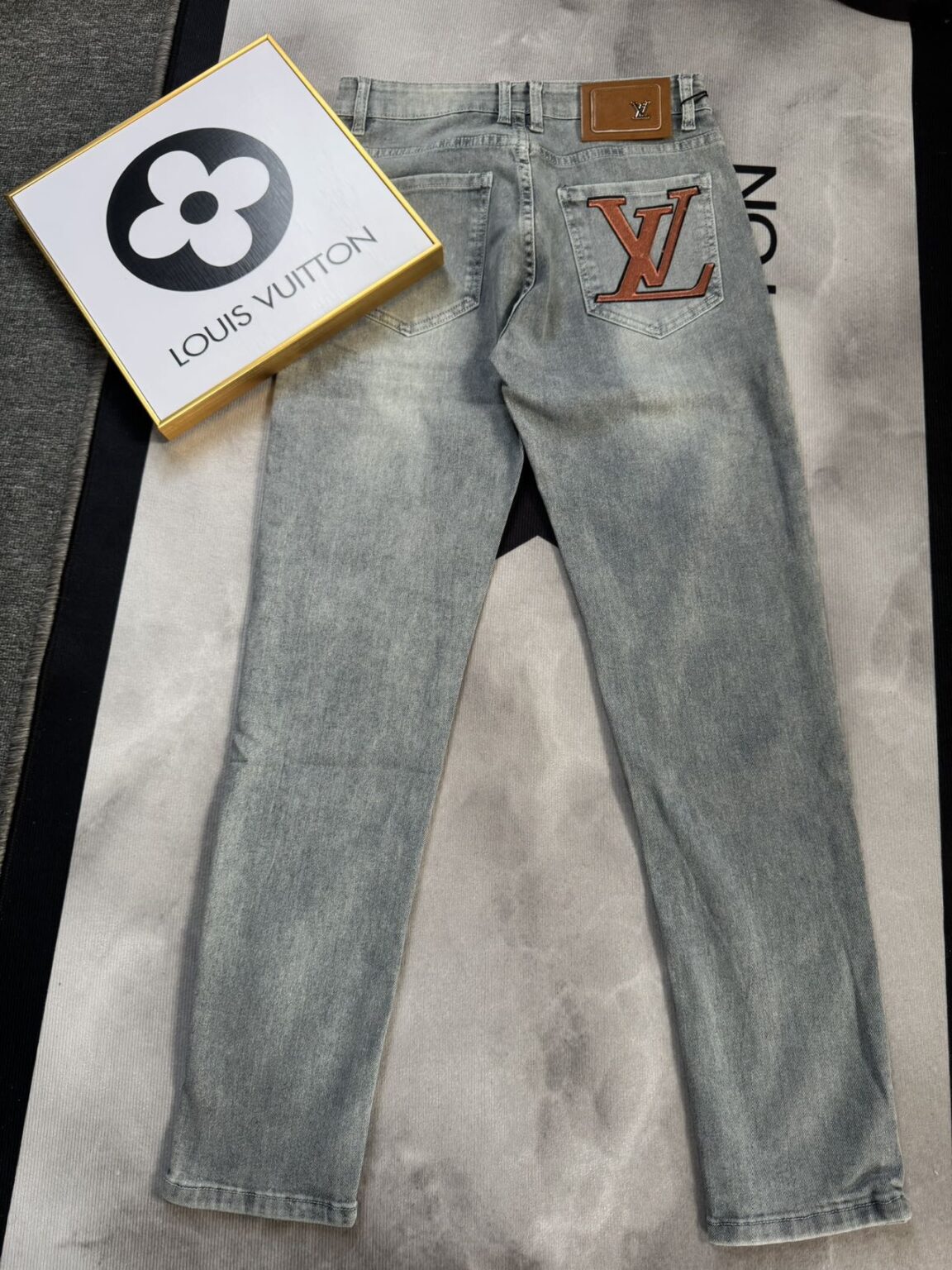 LV Louis Vuitton刺繡入りのトレンディジーンズ 21 SS102439 - 画像 (2)