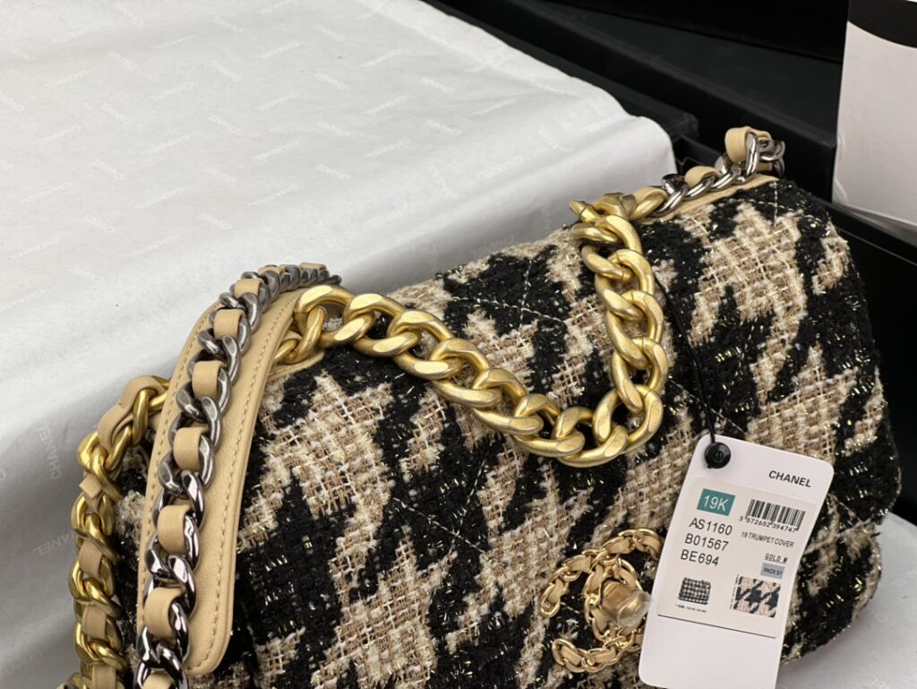 CHANEL 19 HANDBAG AS1161 - 画像 (8)