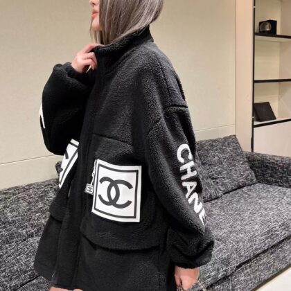Chanel coat AL1113