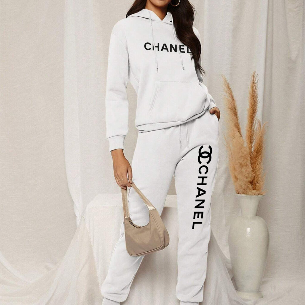 【 Chanel】シンプルなデザインがおしゃれな連名パーカーセットです - 画像 (7)