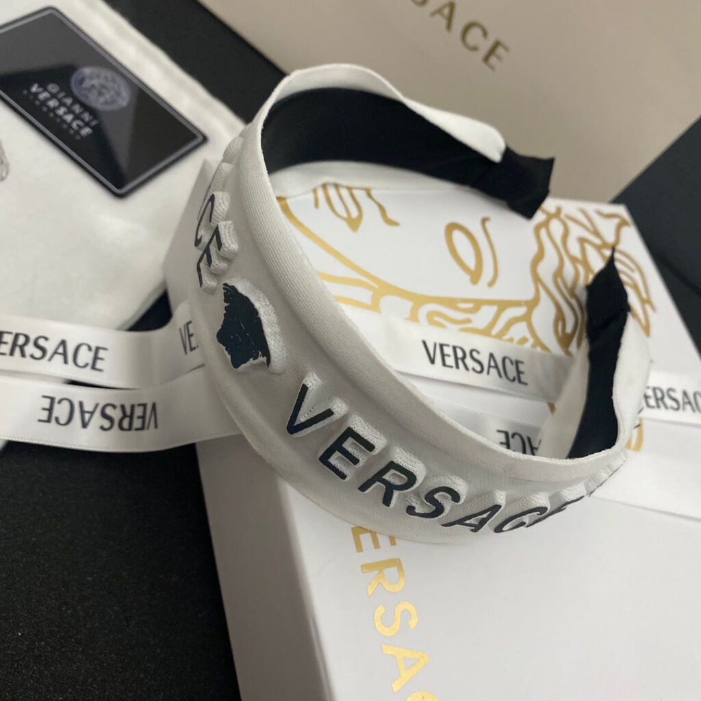 VERSACEクラシックロゴレターヘッドバンド SS - 画像 (2)