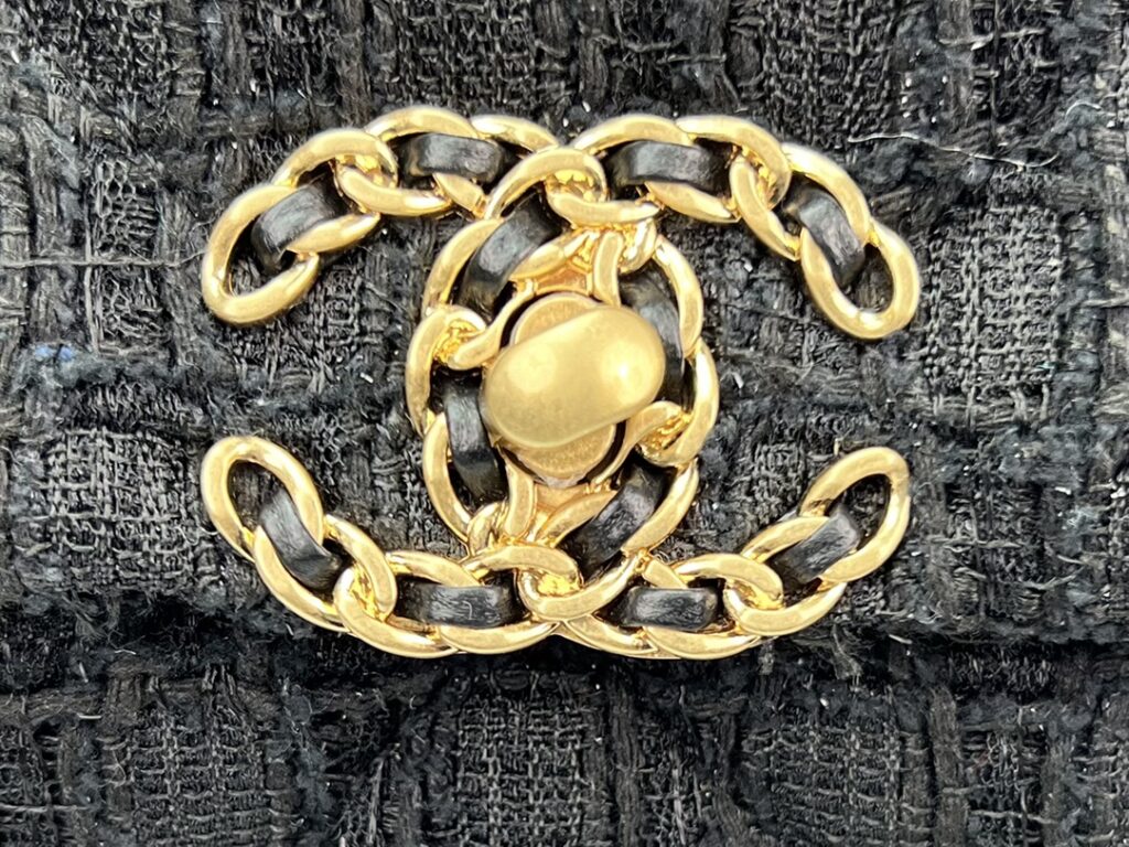 CHANEL 19 LARGE HANDBAG AS1161 - 画像 (2)