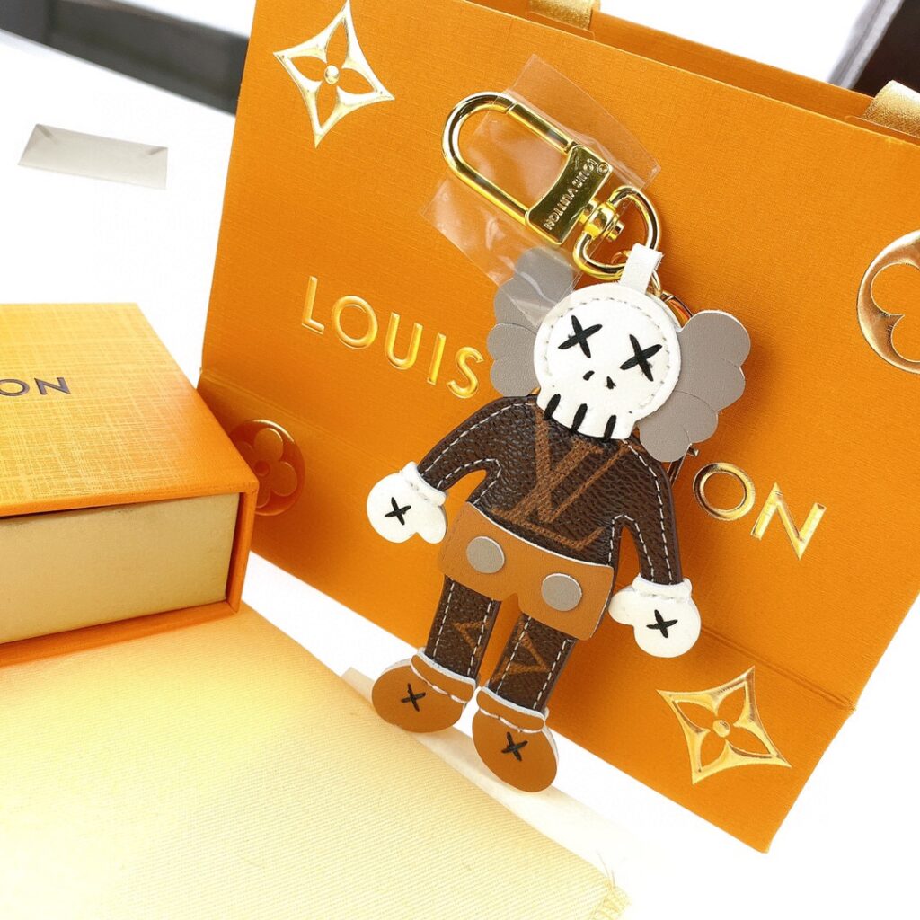 LOUIS VUITTON（ルイヴィトン）KAWS キーホルダー - 画像 (2)