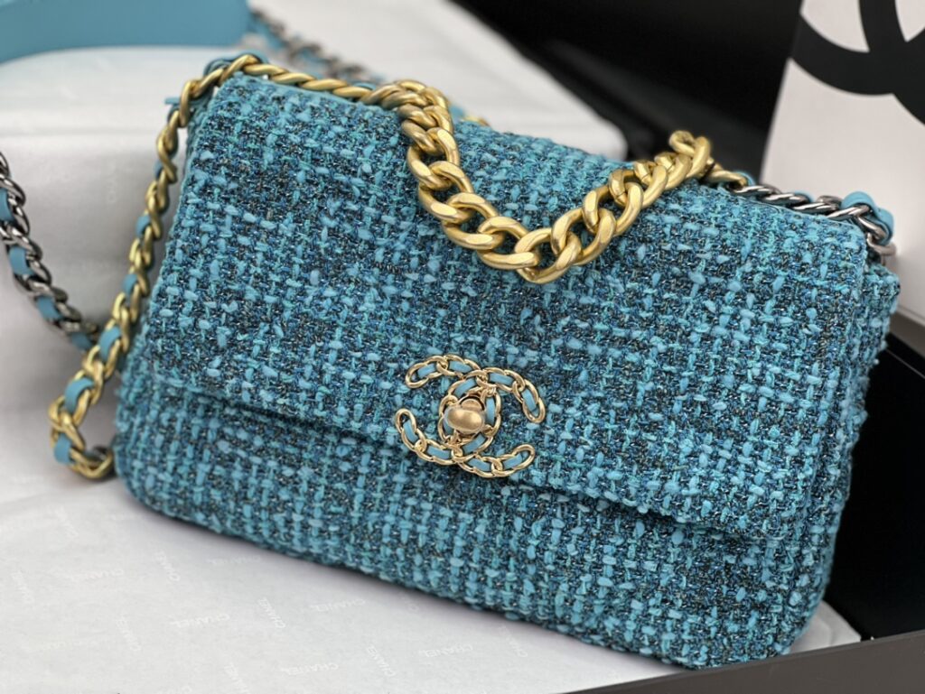 CHANEL 19 HANDBAG AS1161 - 画像 (2)