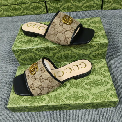 GUCCI 人気サンダル　89556