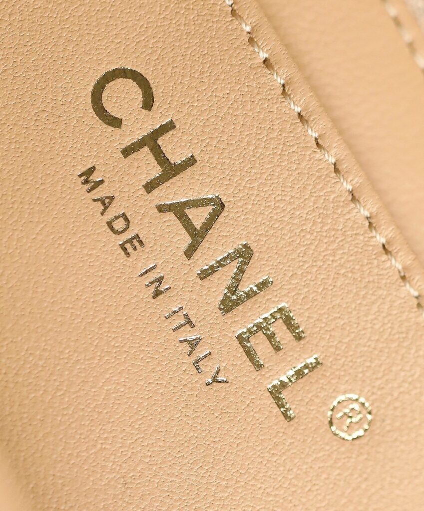 Chanel classic flap mini with golden ball - 画像 (9)