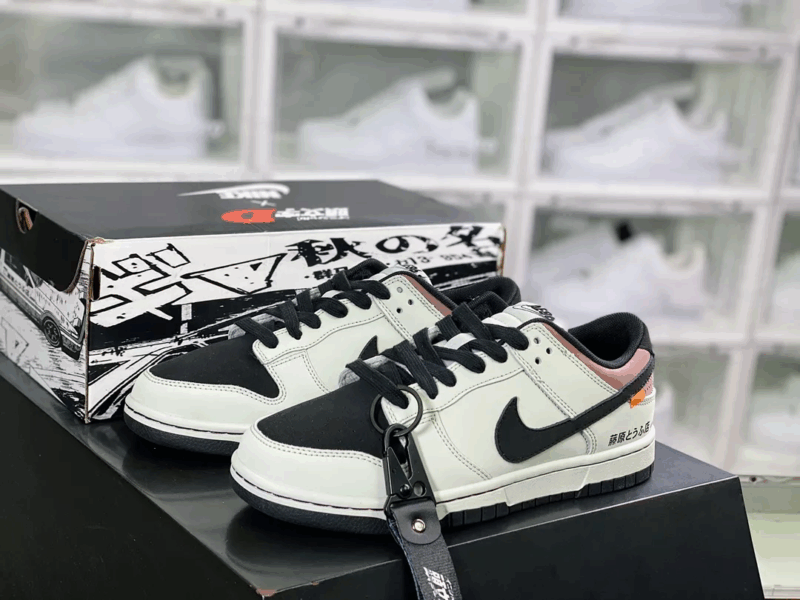 ★NIKE★送関込★激レア確定！世界が欲しがるプレミアムな逸足♪ 【今年の新商品】【新商品発売】頭文字D×NIKE Low Dunks - 画像 (4)