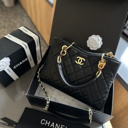CHANEL 中世のダイヤモンド トートバッグ