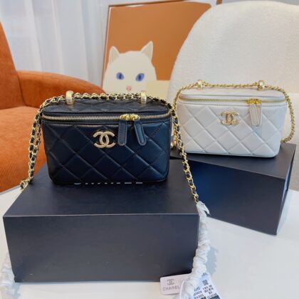 【Chanel 】【シャネル】ショルダーバッグ & クロスボディバッグ 17x8x11 cm