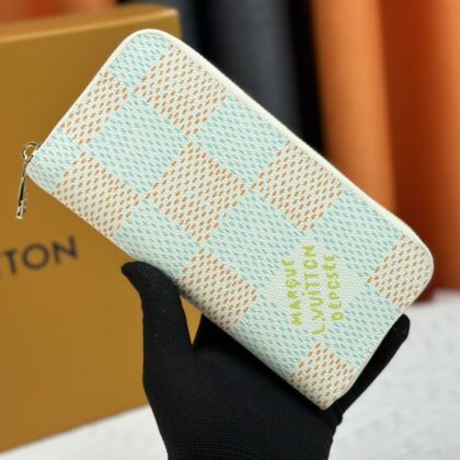 LV Louis Vuitton 新作財布です 67 zm 95523