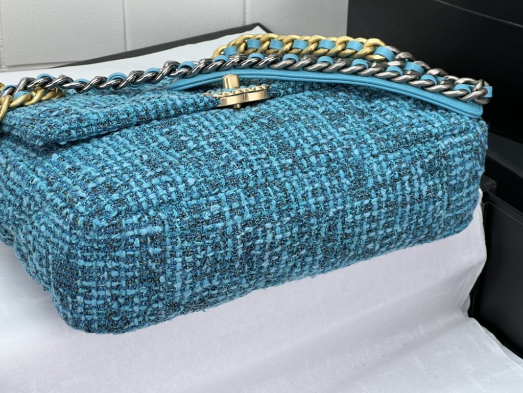 CHANEL 19 LARGE HANDBAG AS1161 - 画像 (24)