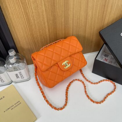 CHANEL スタイリッシュなバッグ 10 zm