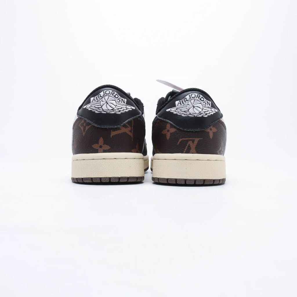 【日本未入荷】LOUIS VUITTON X TRAVIS SCOTT X NIKE AIR JORDAN 1 LOW OG SP"DAMIER AZUR/LV MONOGRAM"[代金引換] - 画像 (5)