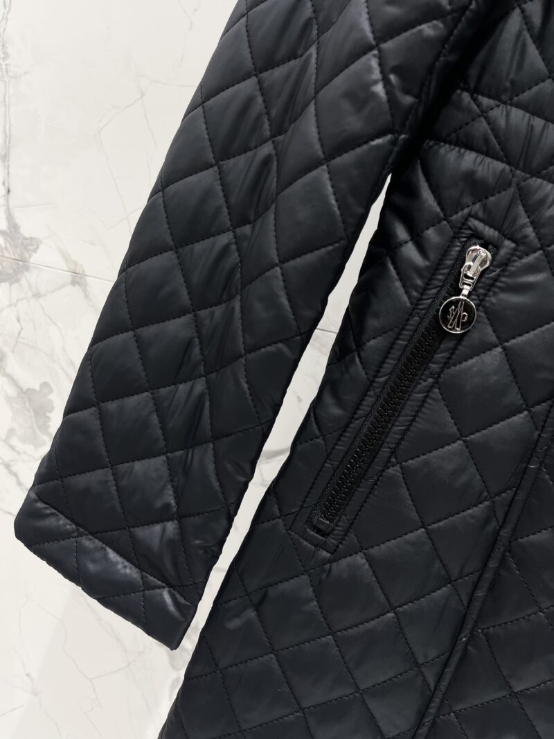 MONCLER ダウンジャケット SS96783 - 画像 (5)