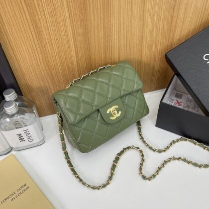 CHANEL スタイリッシュなバッグ 07 zm