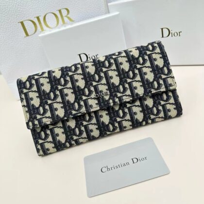Dior 人気財布　Ｄ30