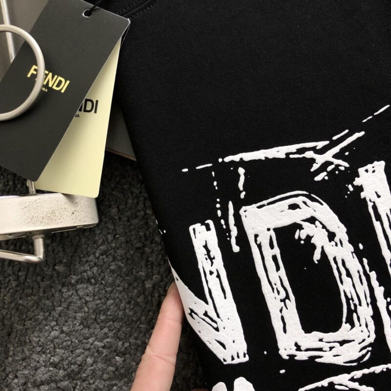 【FENDI公式旗艦店】 Tシャツ ご好評に付き再入荷！ - 画像 (7)