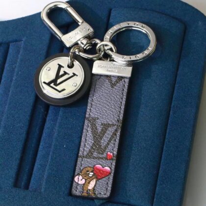 LV Louis Vuitton バッグペンダント キーホルダー 69 zm